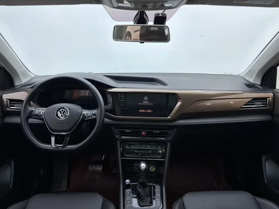 Volkswagen Tharu tuyue 2022 280TSI 2WD Deluxe Edition 2022 — thumbnail 3