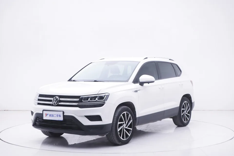 Volkswagen Tharu tuyue 2021 280TSI 2WD Fashion Edition 2022 — photo 1, buy with delivery to Moscow