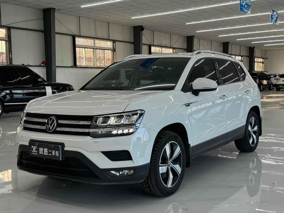 Volkswagen Tharu tuyue 2022 280TSI 2WD Comfort Edition 2022 — photo 1, buy with delivery to Moscow