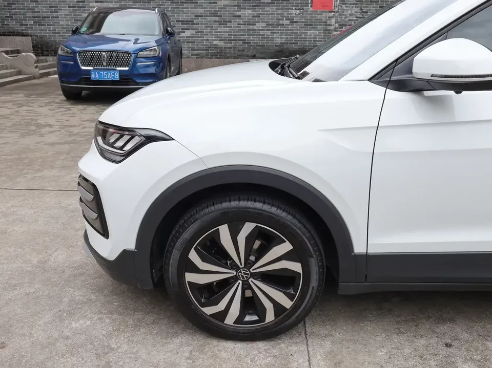 Volkswagen Tharu tuyue 2025 New 1.5L Ruijin Edition 2024 — thumbnail 5