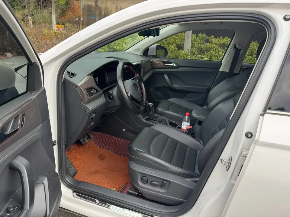 Volkswagen Tharu tuyue 2022 280TSI 2WD Deluxe Edition 2022 — thumbnail 4