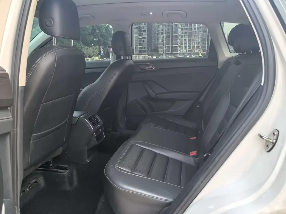Volkswagen Tharu tuyue 2022 280TSI 2WD Deluxe Edition 2023 — thumbnail 3