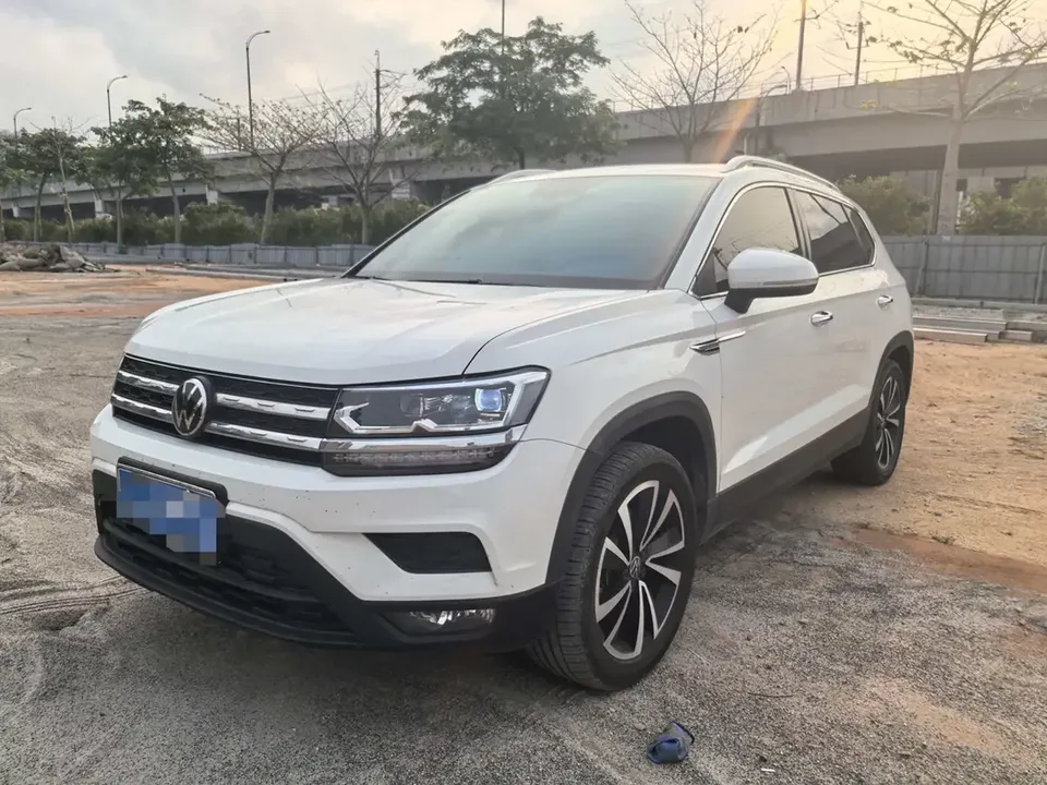 Volkswagen Tharu tuyue 2022 280TSI 2WD Deluxe Edition 2023 — photo 1, buy with delivery to Moscow