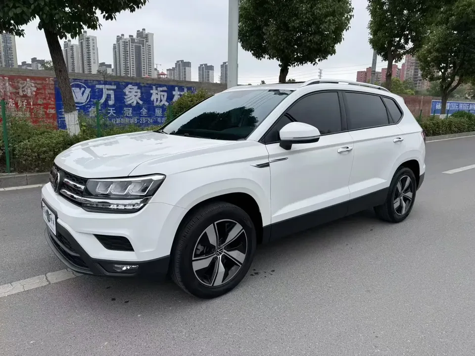 Volkswagen Tharu tuyue 2022 280TSI 2WD Comfort Edition 2022 — photo 1, buy with delivery to Moscow