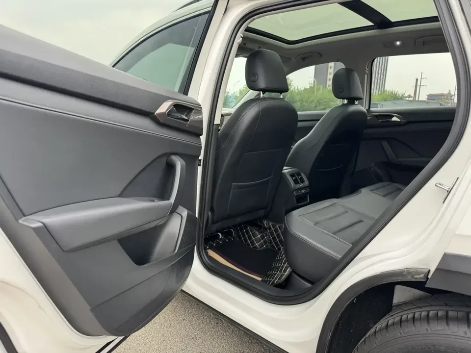 Volkswagen Tharu tuyue 2022 280TSI 2WD Deluxe Edition 2022 — thumbnail 5