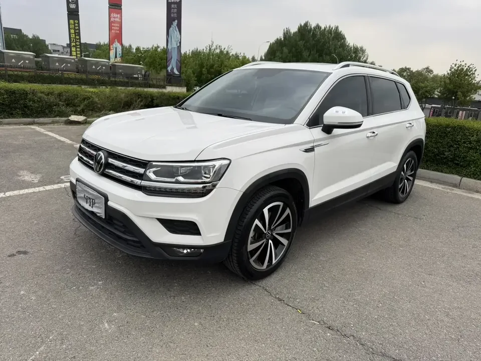 Volkswagen Tharu tuyue 2022 280TSI 2WD Deluxe Edition 2022 — photo 1, buy with delivery to Moscow