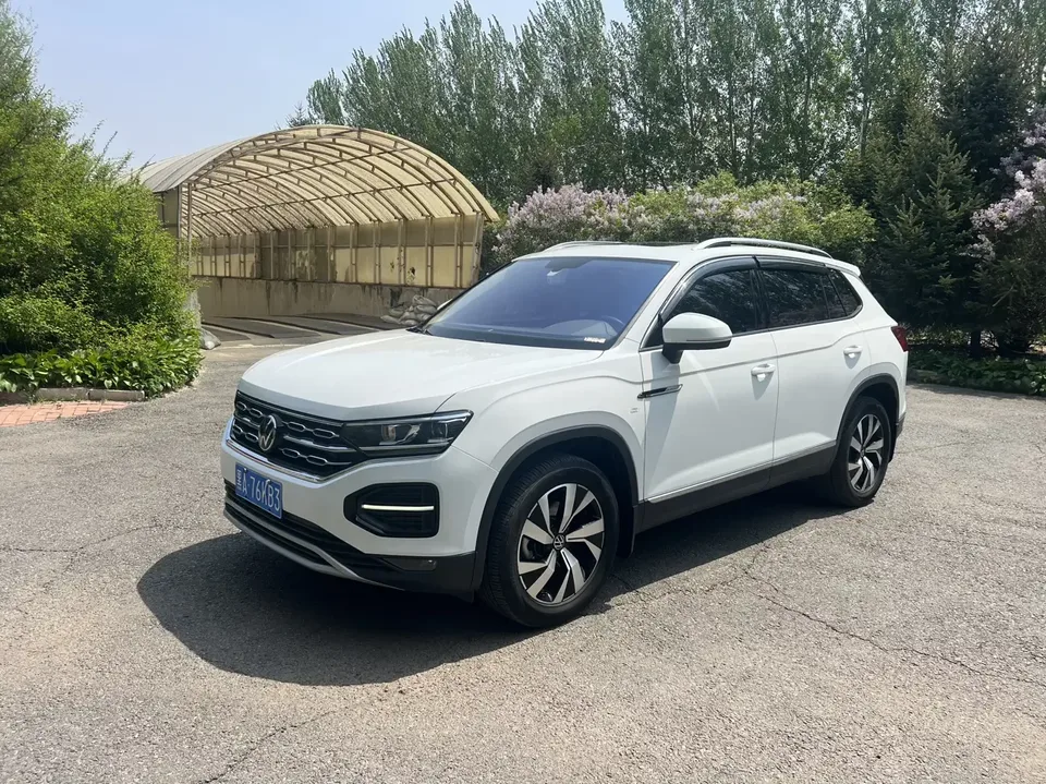 Volkswagen Tayron Tanyue 2022 280TSI 2WD Luxury Smart Edition 2022 — photo 1, buy with delivery to Moscow
