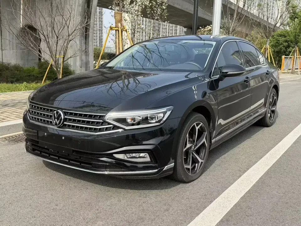 Volkswagen Magotan Magotan 2025 280TSI DSG Luxury Edition 2025 — photo 1, buy with delivery to Moscow