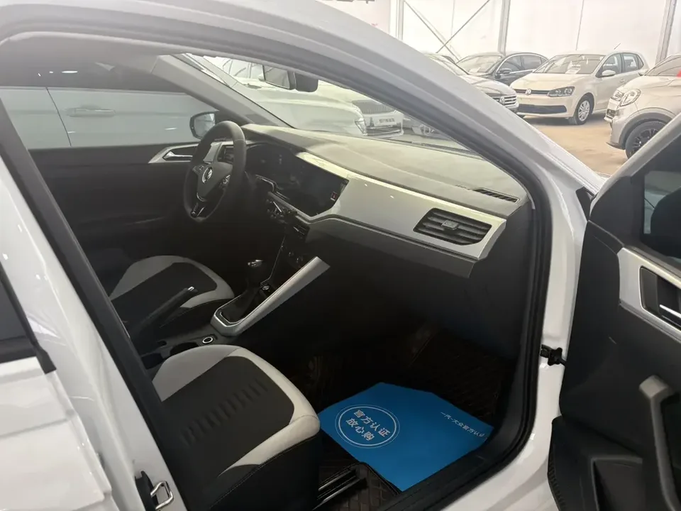 Volkswagen Polo Polo 2023 Plus 1.5L Automatic Colorful Technology Edition 2023 — thumbnail 2