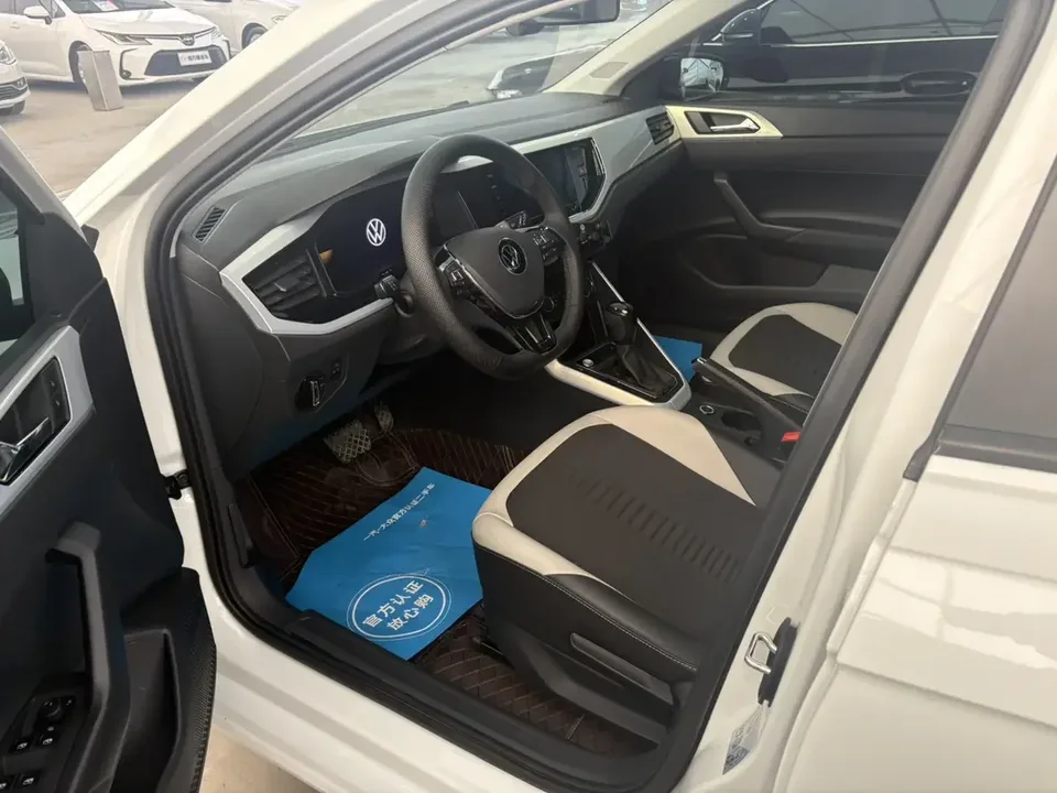 Volkswagen Polo Polo 2023 Plus 1.5L Automatic Colorful Technology Edition 2023 — thumbnail 3
