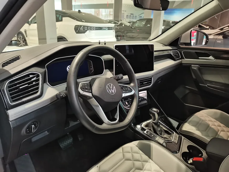Volkswagen Tayron Tanyue 2023 300TSI 2WD Luxury Plus Advanced Edition 2023 — миниатюра 3