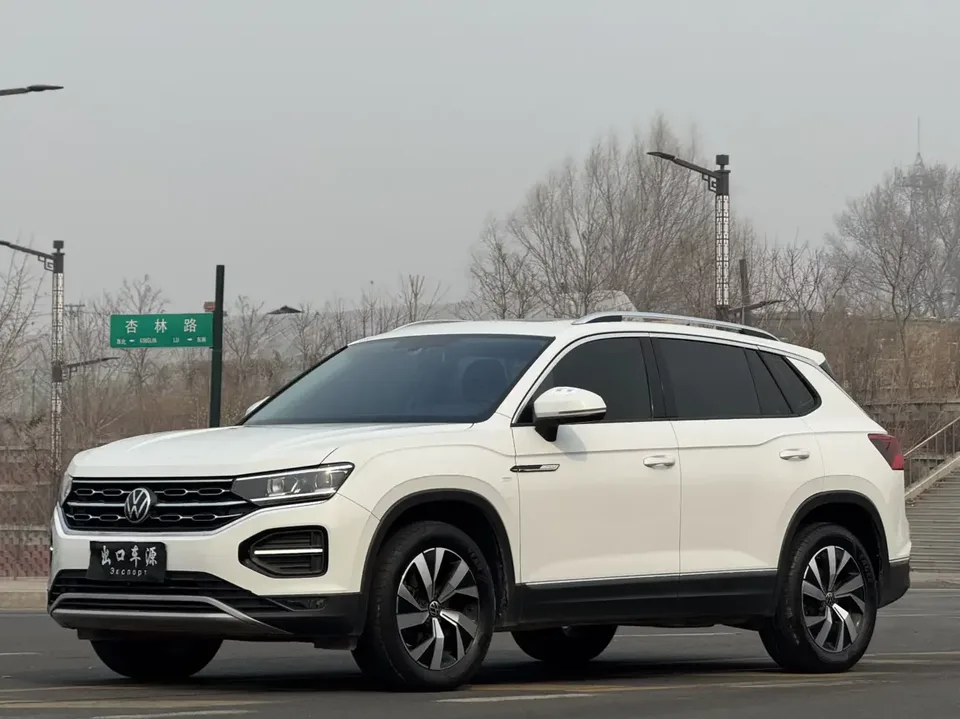 Volkswagen Tayron Tanyue 2022 280TSI 2WD Luxury Smart Edition 2022 — photo 1, buy with delivery to Moscow
