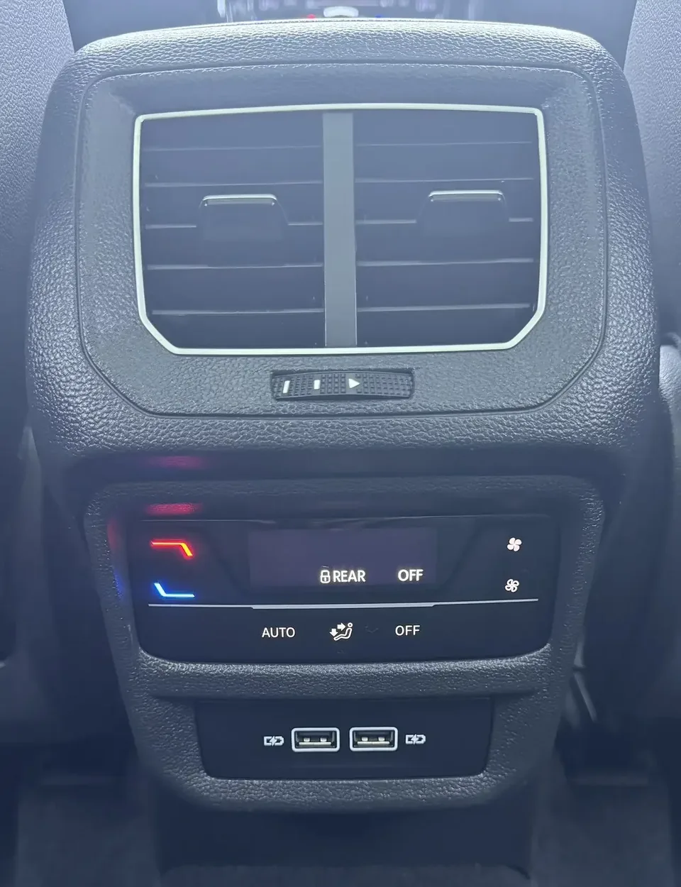 Volkswagen Tayron Tanyue 2021 280TSI 2WD Luxury Smart Edition 2022 — thumbnail 3