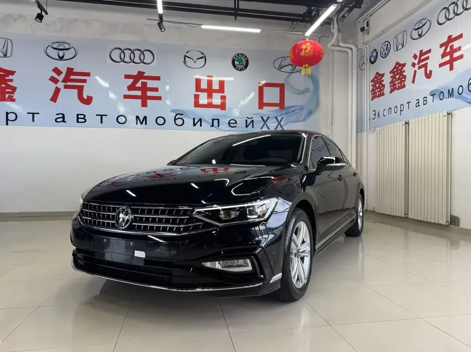 Volkswagen Magotan Magotan 2023 2 millionth anniversary edition 280TSI DSG comfort model 2023 — photo 1, buy with delivery to Moscow