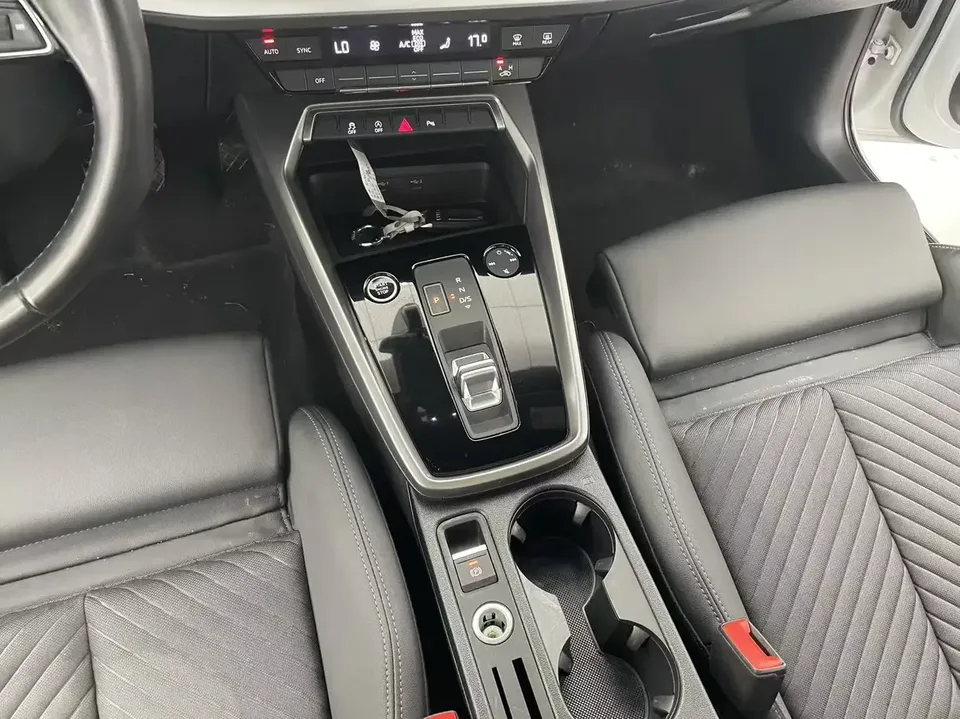Audi A3 Audi A3 2023 A3L Limousine 35 TFSI facelift: stylish and elegant 2023 — thumbnail 4