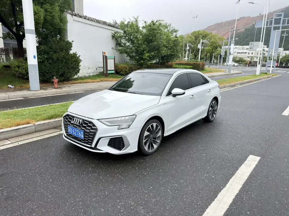 Audi A3 Audi A3 2022 A3L Limousine 35 TFSI Progressive Sports 2022 — photo 1, buy with delivery to Moscow