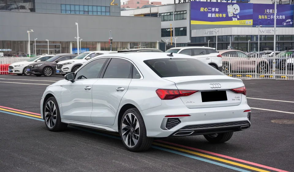 Audi A3 Audi A3 2024 A3L Limousine 35 TFSI Stylish Sports 2024 — миниатюра 2