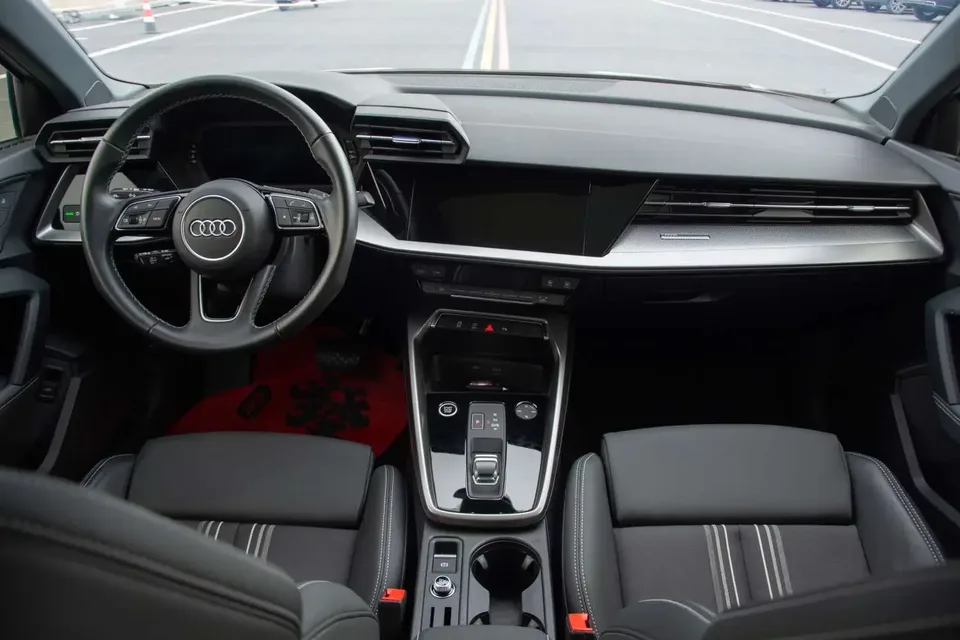 Audi A3 Audi A3 2024 A3L Limousine 35 TFSI Stylish Sports 2024 — миниатюра 3