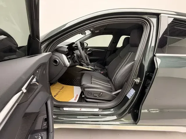 Audi A3 Audi A3 2024 A3L Limousine 35 TFSI Stylish Sports 2024 — миниатюра 5