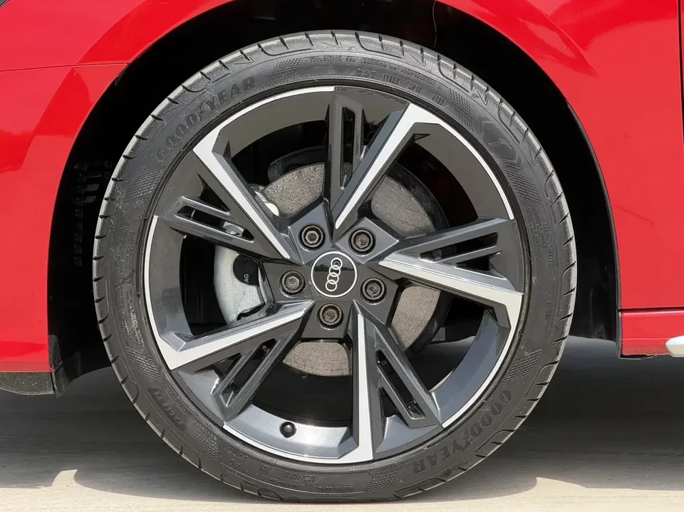 Audi A3 Audi A3 2024 Sportback 35 TFSI Stylish and sporty 2024 — thumbnail 3