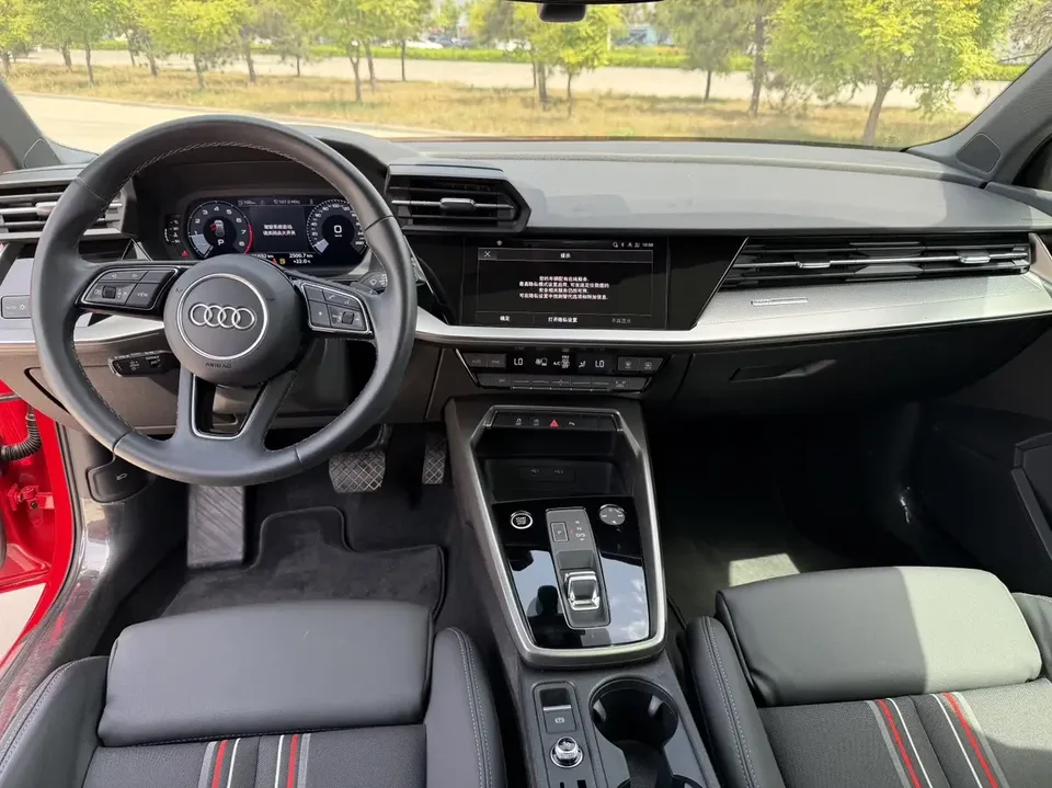 Audi A3 Audi A3 2024 Sportback 35 TFSI Stylish and sporty 2024 — thumbnail 4
