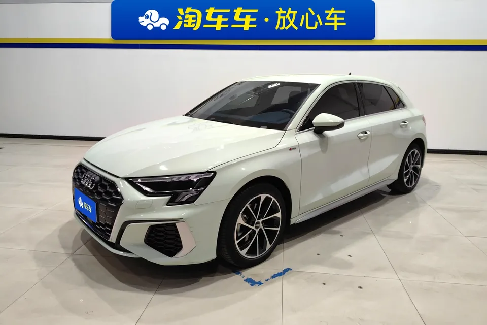 Audi A3 Audi A3 2024 Sportback 35 TFSI: A progressive sports model 2023 — photo 1, buy with delivery to Moscow