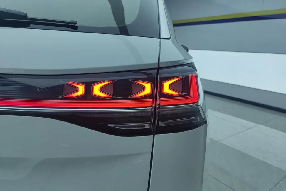 Volkswagen Tayron GTE Tanyue GTE 2023 280TSI Luxury Plus Advanced Edition 2023 — миниатюра 2