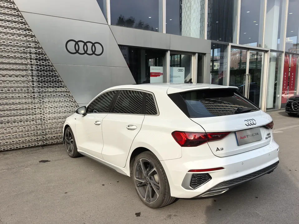 Audi A3 Audi A3 2022 Sportback 35 TFSI Stylish and sporty 2022 — миниатюра 5