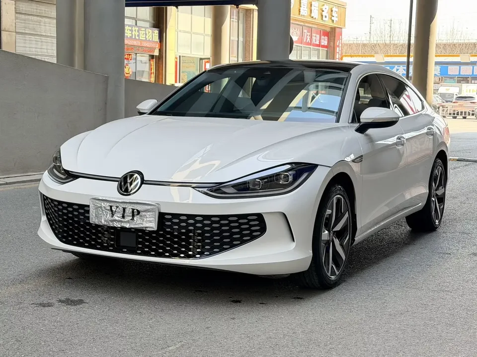 Volkswagen Lamando Lingdu 2022 Lingdu L 280TSI DSG Cool Edition 2022 — photo 1, buy with delivery to Moscow