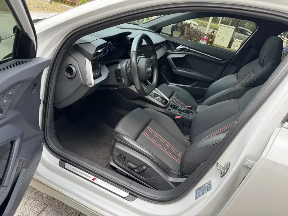 Audi A3 Audi A3 2024 Sportback 35 TFSI Stylish and sporty 2024 — thumbnail 3