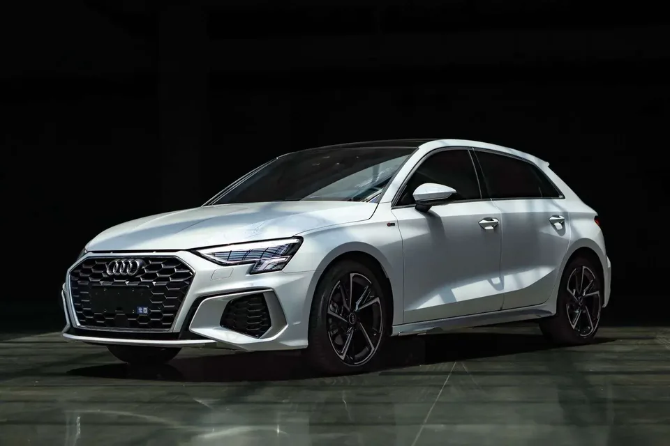 Audi A3 Audi A3 2022 Sportback 35 TFSI Stylish and sporty 2023 — photo 1, buy with delivery to Moscow