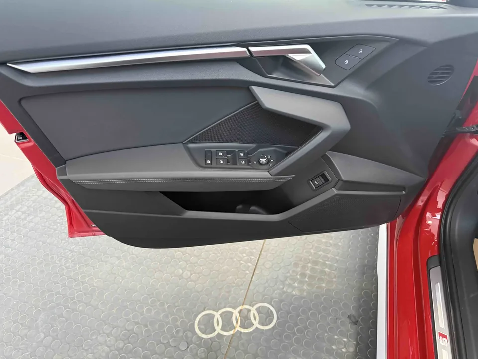 Audi A3 Audi A3 2023 Sportback 35 TFSI Stylish and sporty 2023 — thumbnail 4