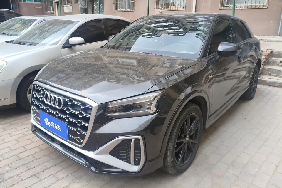 Audi Q2L Audi Q2L 2022 35 TFSI Progressive Dynamic 2022 — photo 1, buy with delivery to Moscow