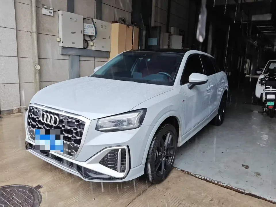 Audi Q2L Audi Q2L 2022 35 TFSI Progressive Dynamic 2022 — photo 1, buy with delivery to Moscow