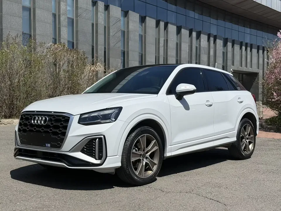 Audi Q2L Audi Q2L 2022 35 TFSI Stylish Dynamic 2022 — photo 1, buy with delivery to Moscow