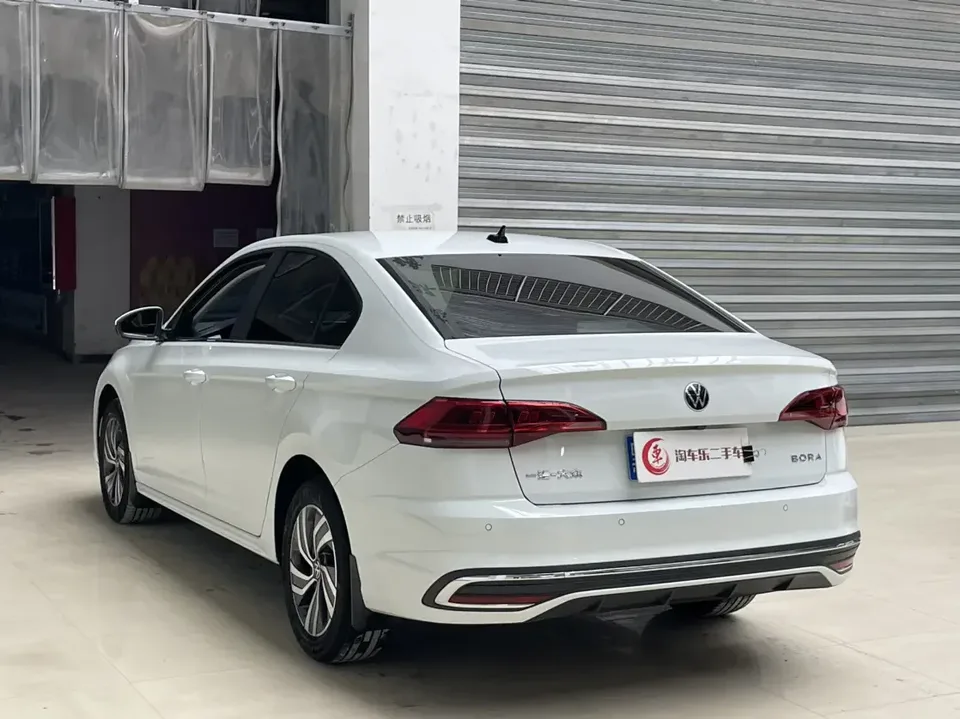 Volkswagen Bora Bora 2025 200TSI DSG Joyride Navigation Edition 2025 — thumbnail 2
