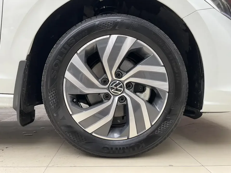 Volkswagen Bora Bora 2025 200TSI DSG Joyride Navigation Edition 2025 — thumbnail 3