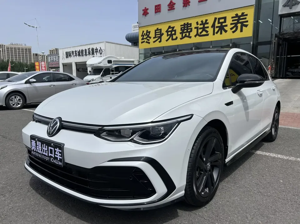 Volkswagen Golf golf 2023 280TSI DSG R-Line Lite 2023 — photo 1, buy with delivery to Moscow