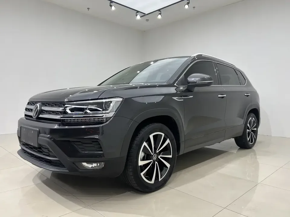 Volkswagen Tharu tuyue 2022 280TSI 2WD Deluxe Edition 2023 — photo 1, buy with delivery to Moscow