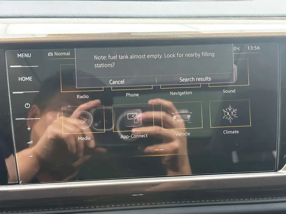 Volkswagen Tharu tuyue 2021 280TSI 2WD Deluxe Edition 2022 — thumbnail 3