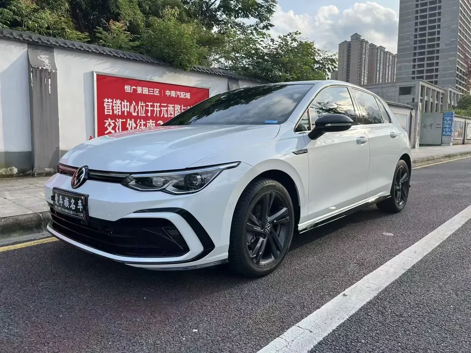 Volkswagen Golf golf 2023 280TSI DSG R-Line Lite 2023 — photo 1, buy with delivery to Moscow