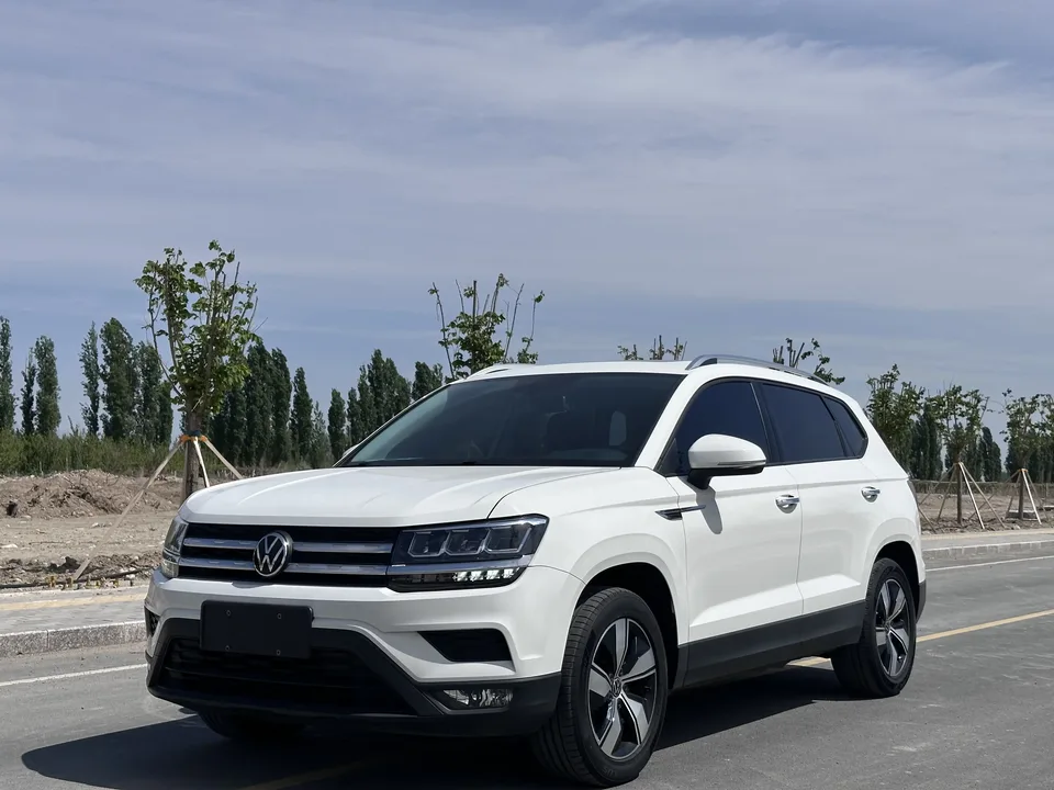 Volkswagen Tharu tuyue 2022 280TSI 2WD Comfort Edition 2022 — photo 1, buy with delivery to Moscow