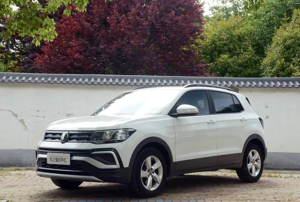 Volkswagen Tu Kai Tu Kai 2023 1.5L Automatic Fashion Edition 2025 — photo 1, buy with delivery to Moscow