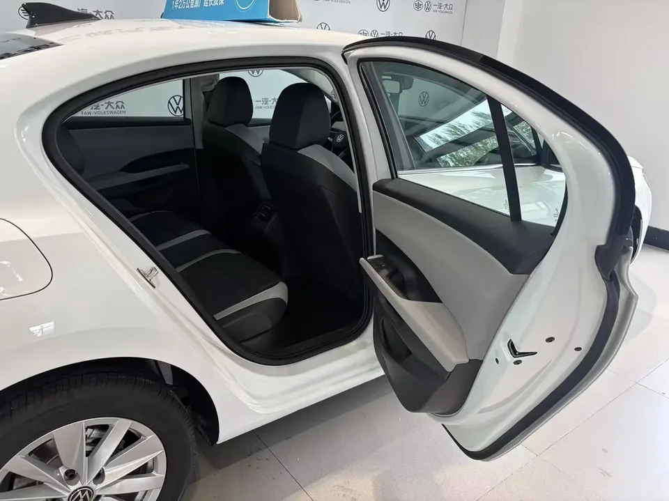 Volkswagen Sagitar Sagitar 2026 S 1.5L Automatic Elite Edition 2026 — thumbnail 3