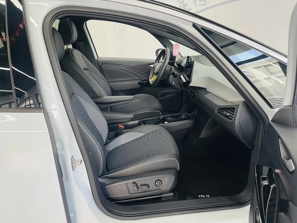 Volkswagen ID.3 Volkswagen ID.3 2023 Upgraded Pure Smart Edition 2023 — thumbnail 4