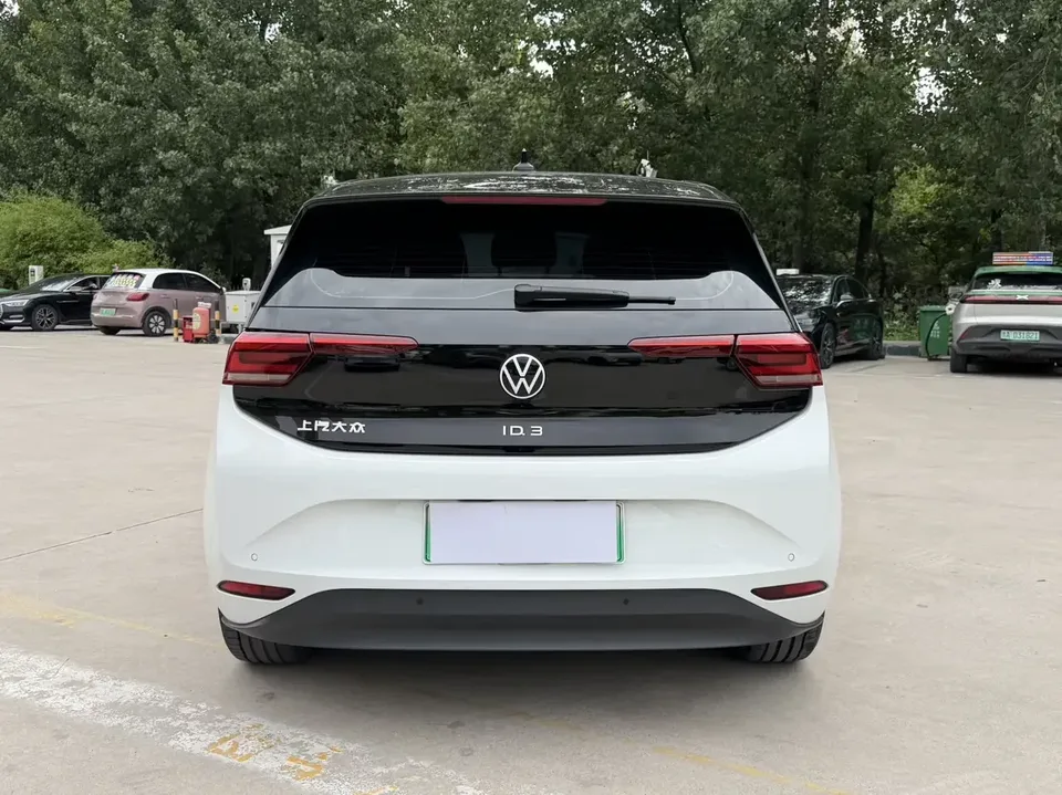 Volkswagen ID.3 Volkswagen ID.3 2024 Outstanding Edition 2024 — thumbnail 2