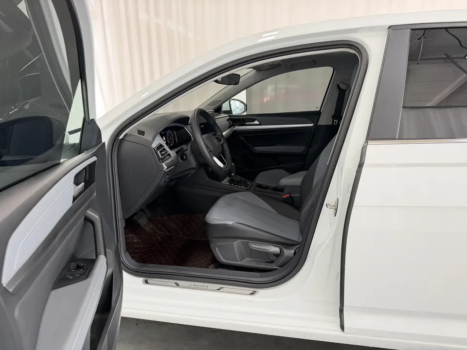 Volkswagen Lavida Lavida 2024 1.5L Automatic 5 Million Edition 2024 — thumbnail 5
