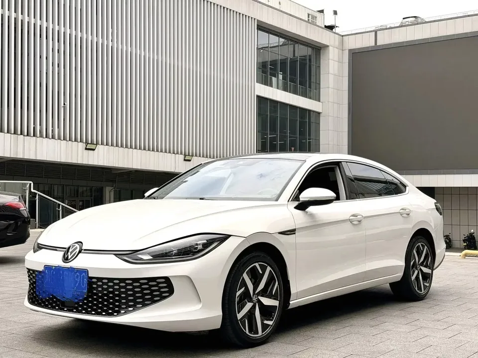 Volkswagen Lamando Lingdu 2023 Lingdu L 280TSI DSG Cool Edition 2023 — фото 1, купить с доставкой в Москву