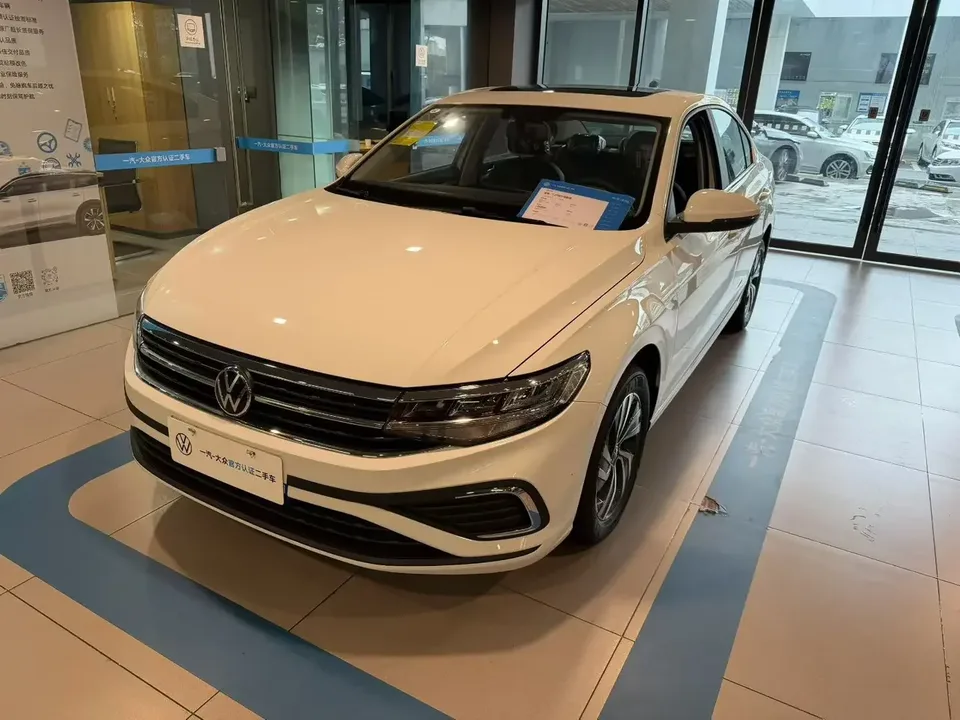 Volkswagen Bora Bora 2026 200TSI DSG Joyride Navigation Edition 2026 — photo 1, buy with delivery to Moscow
