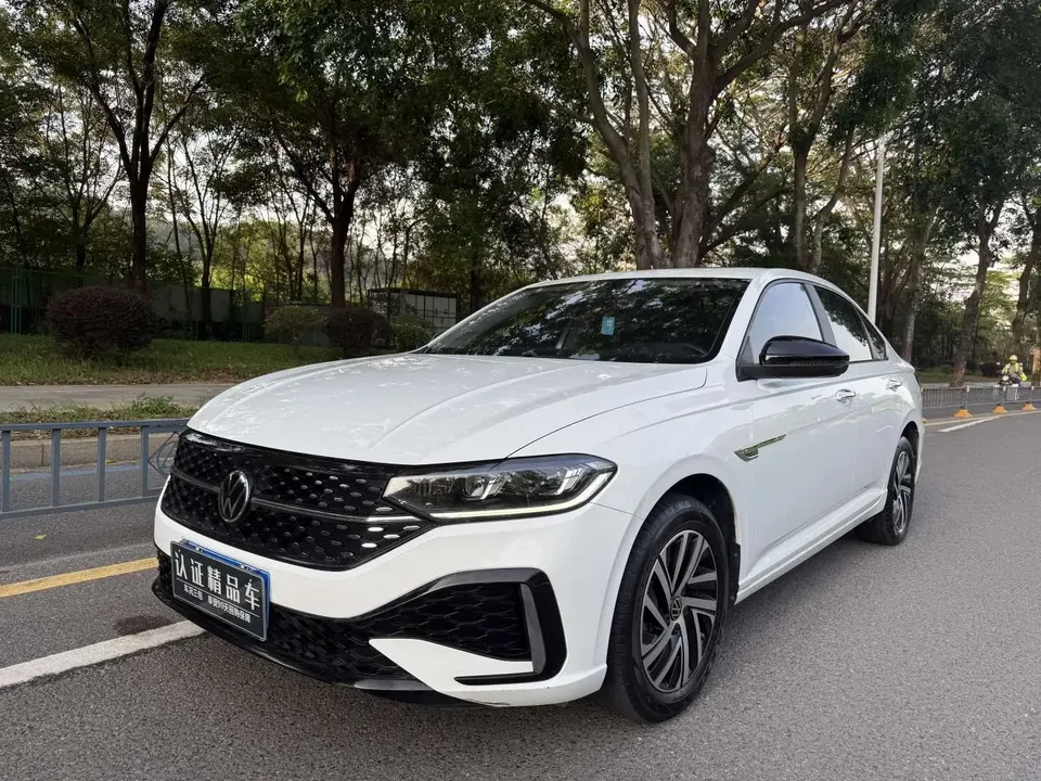 Volkswagen Lavida Lavida 2023 280TSI DSG Starry Sky Edition 2022 — photo 1, buy with delivery to Moscow